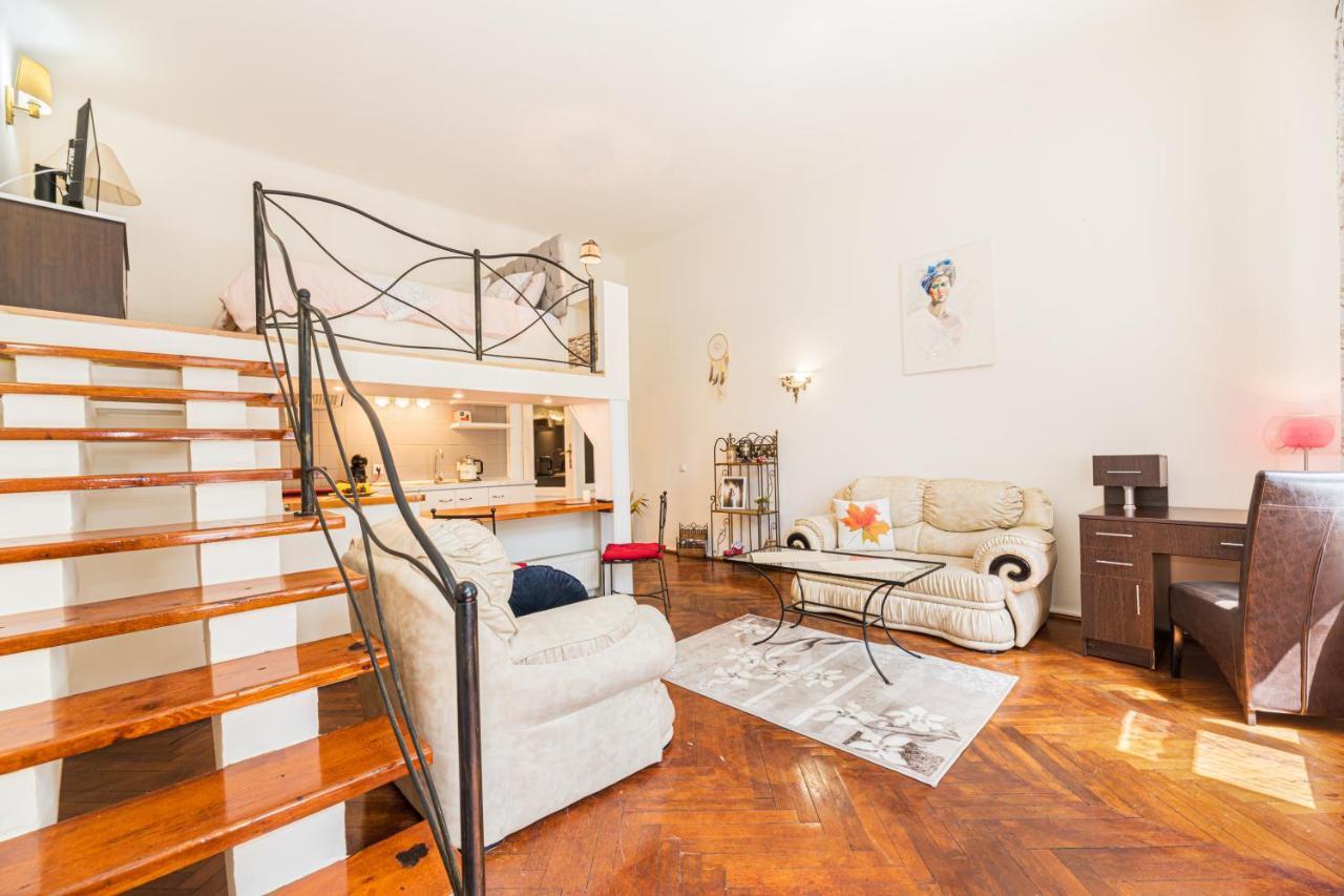 Sabin Apartments Private Parking Brasov Bagian luar foto