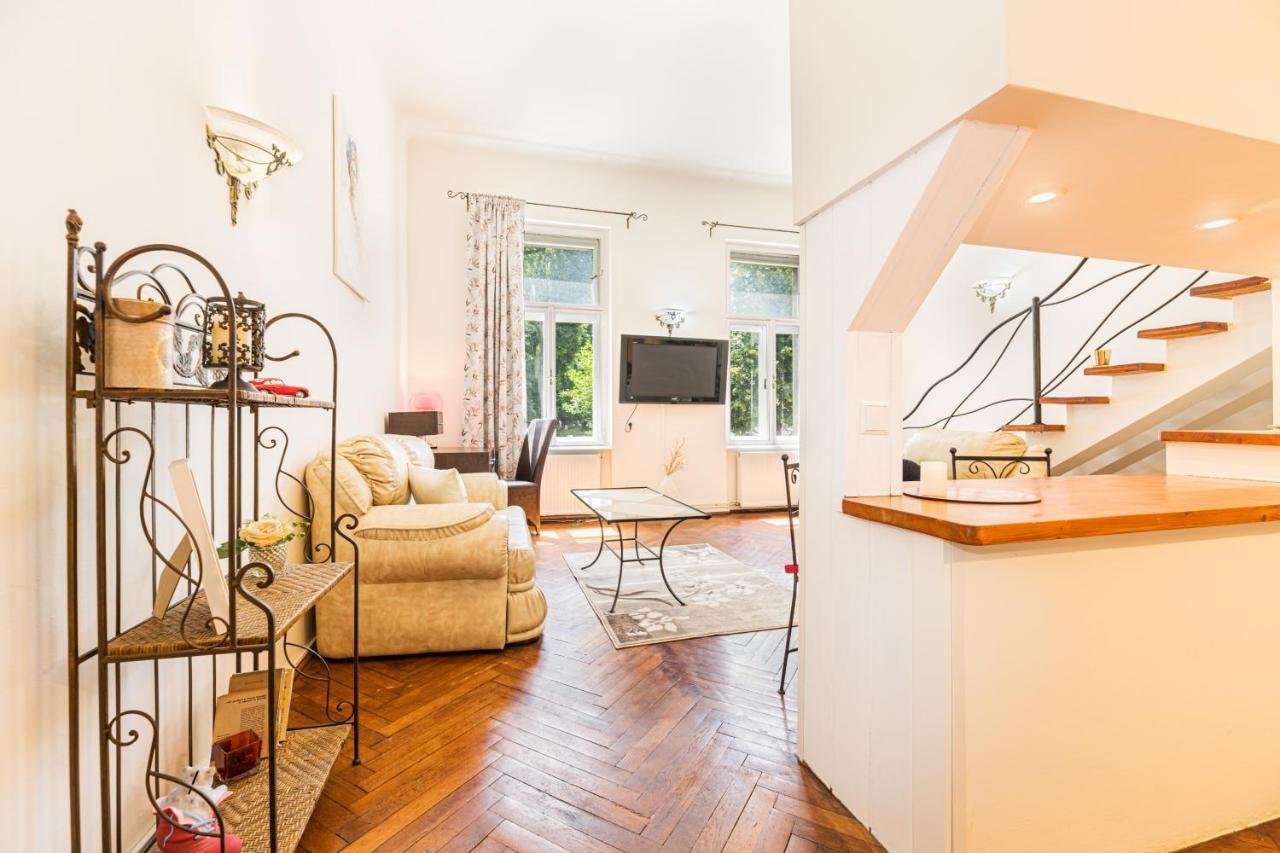 Sabin Apartments Private Parking Brasov Bagian luar foto