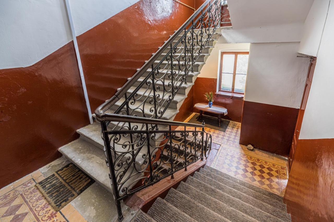 Sabin Apartments Private Parking Brasov Bagian luar foto