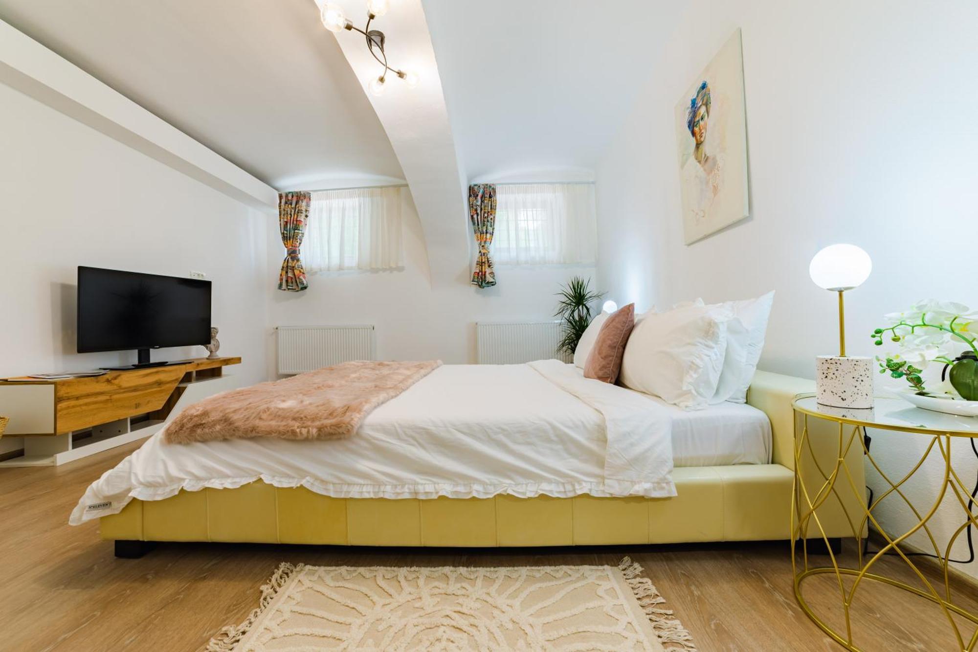 Sabin Apartments Private Parking Brasov Bagian luar foto