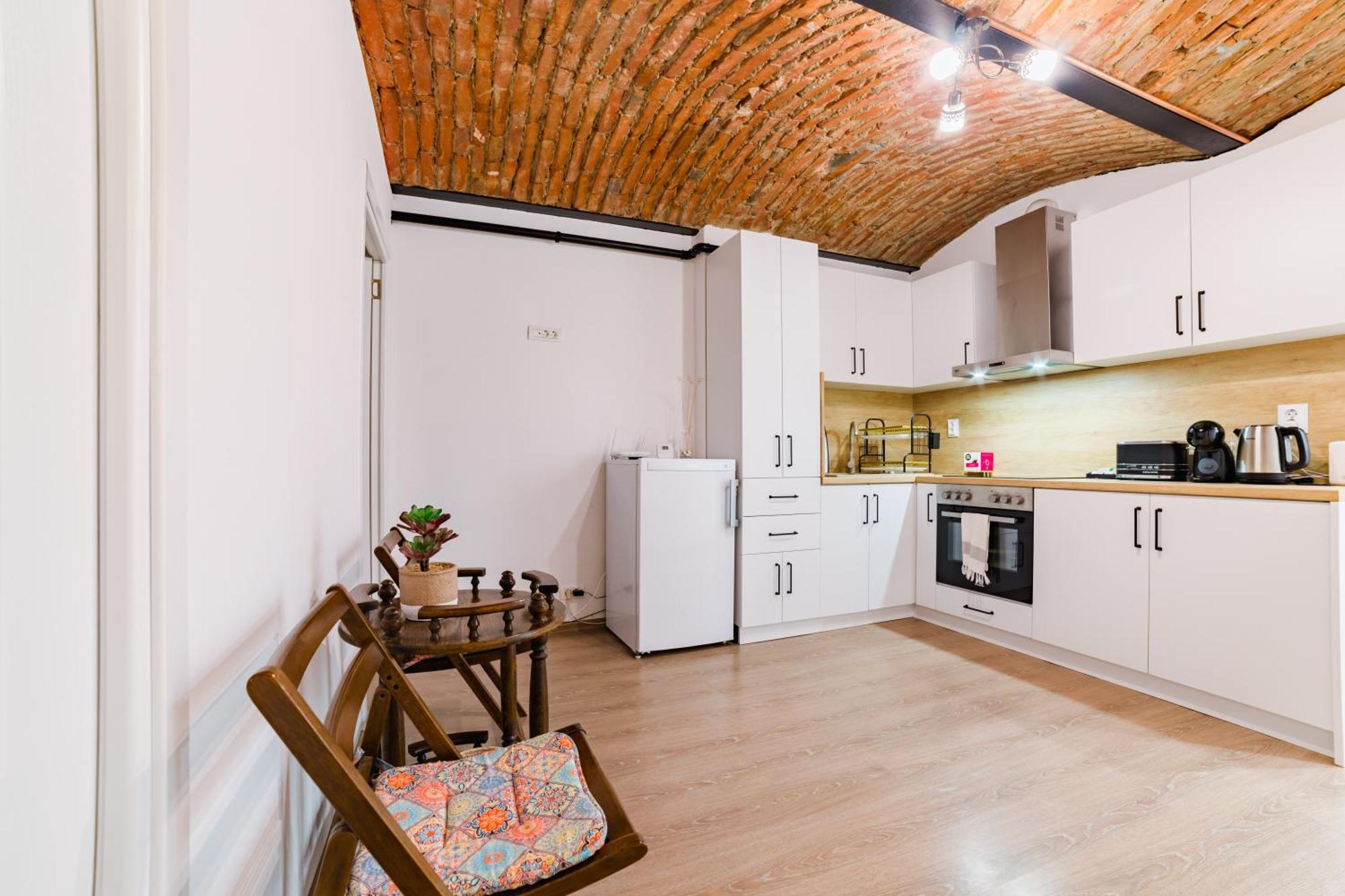 Sabin Apartments Private Parking Brasov Bagian luar foto