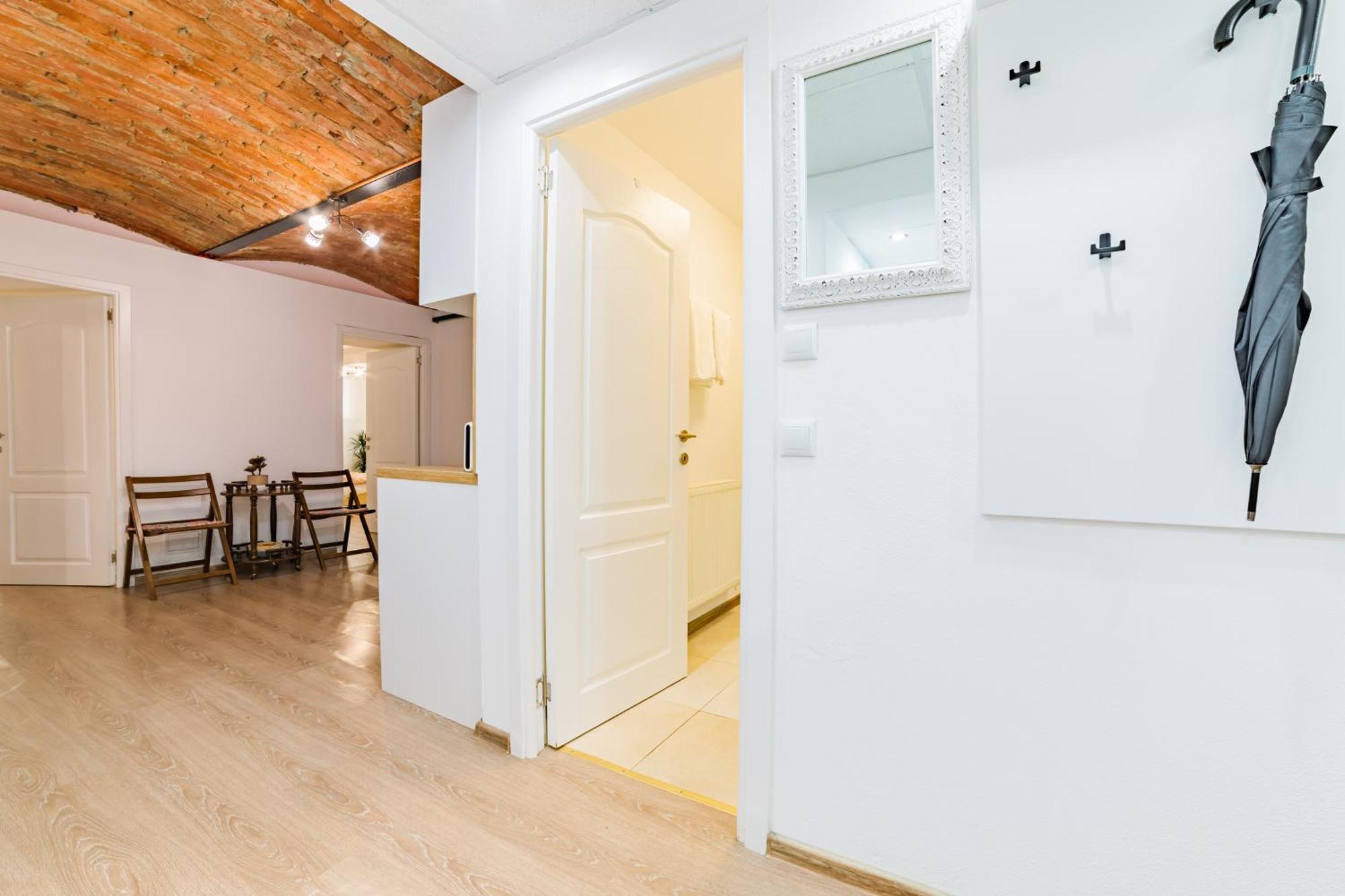 Sabin Apartments Private Parking Brasov Bagian luar foto