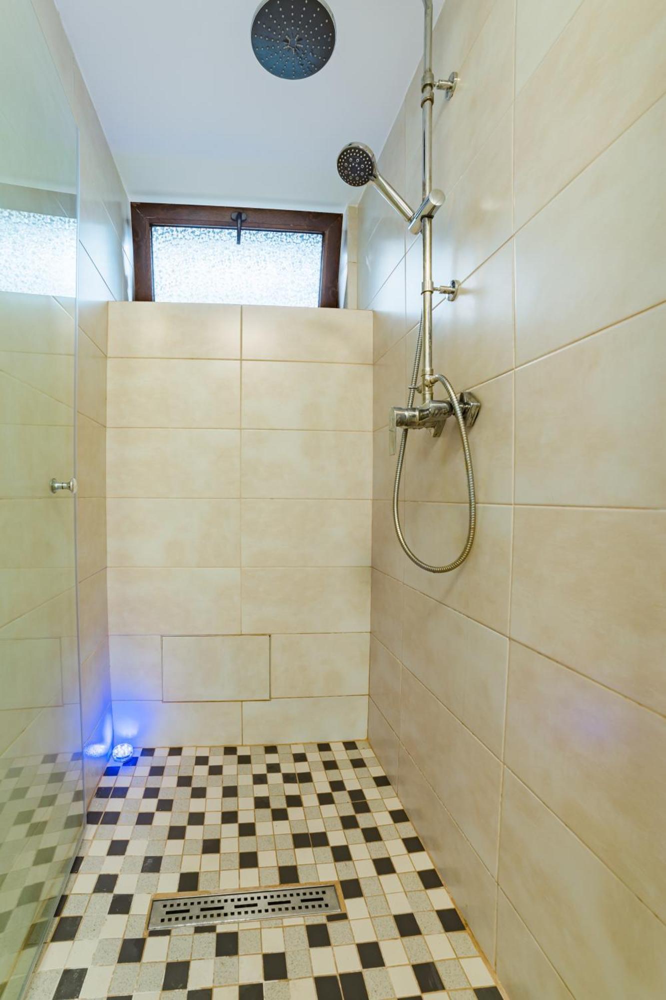 Sabin Apartments Private Parking Brasov Bagian luar foto