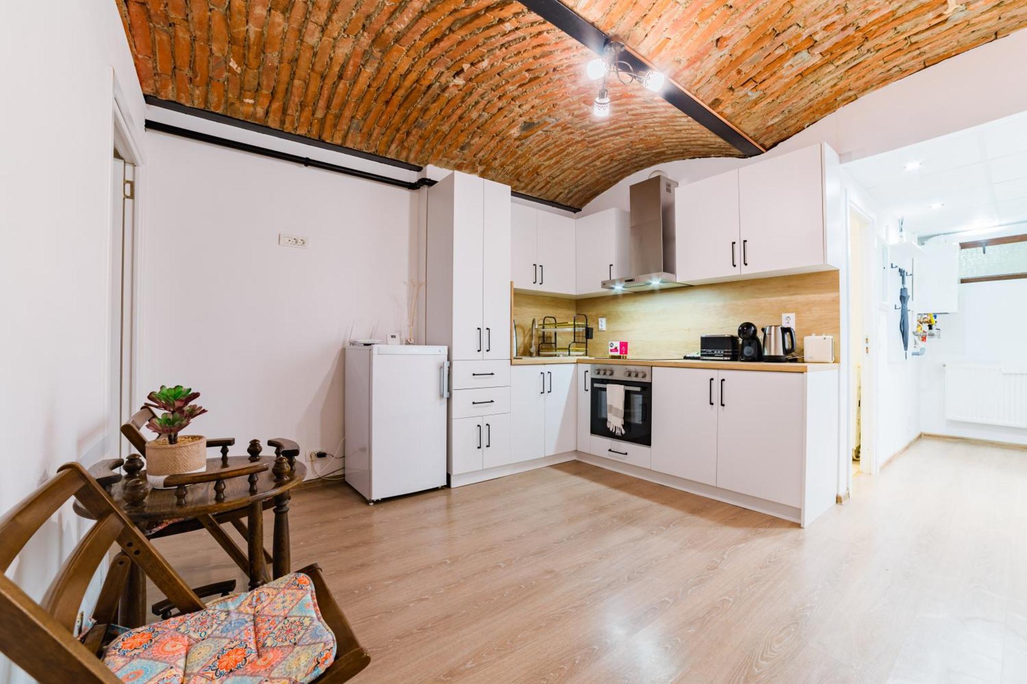 Sabin Apartments Private Parking Brasov Bagian luar foto